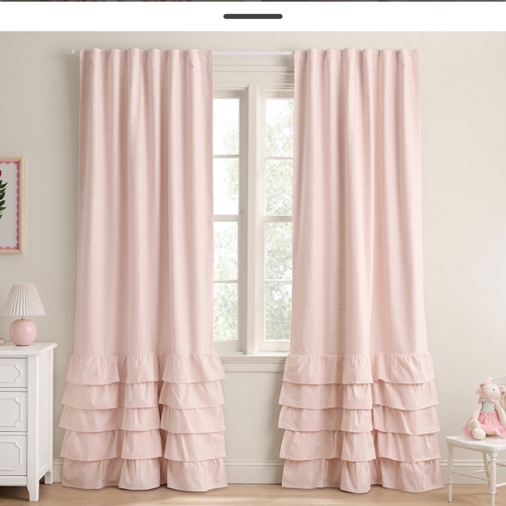 Pottery Barn Kids Evelyn Ruffle Blend Bottom BLACKOUT Curtain
